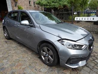 BMW 1-serie 116 d Advantage picture 3