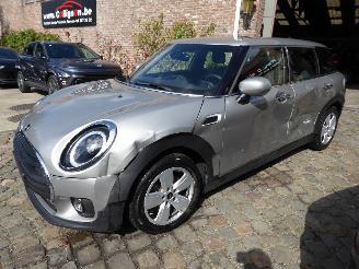 damaged passenger cars Mini Clubman Cooper Clubman 2023/9