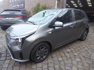 krockskadad bil auto Kia Picanto 1.0 2025/8