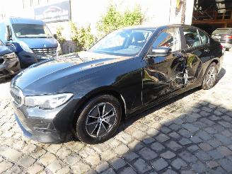 skadebil auto BMW 3-serie 318 d Advantage 2021/4