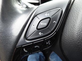 Toyota CH-R Hybrid picture 14