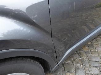 Toyota CH-R Hybrid picture 2