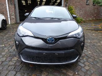 Toyota CH-R Hybrid picture 3