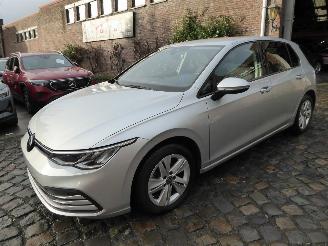 Unfallwagen Volkswagen Golf Life 2023/8