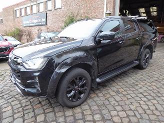 Schadeauto Isuzu D-Max Double Cab 4WD V-CROSS 2023/9