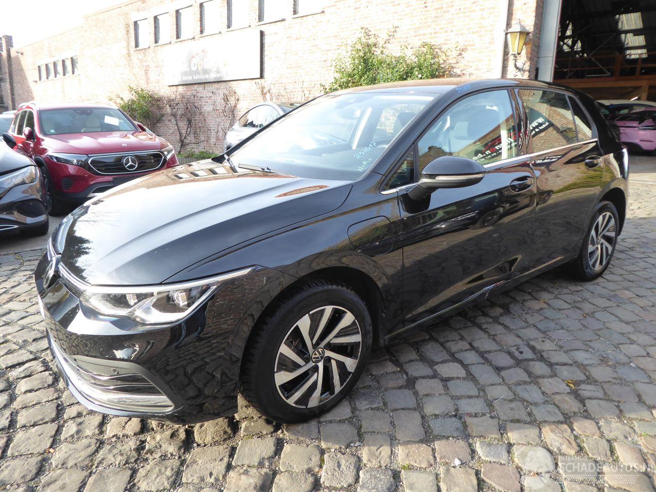 Volkswagen Golf 1.5 eHybrid OPF 110kW DSG Style