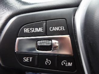 BMW 3-serie 320e Hyb picture 14