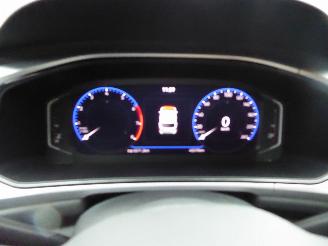 Volkswagen T-Roc Life picture 16