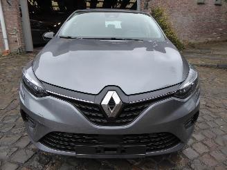 Renault Clio V Equilibre picture 3