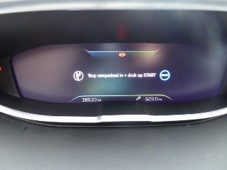 Peugeot 3008 Hybrid4 300 GT picture 16