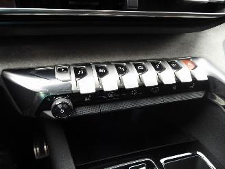 Peugeot 3008 Hybrid4 300 GT picture 23