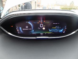 Peugeot 3008 Hybrid4 300 GT picture 17