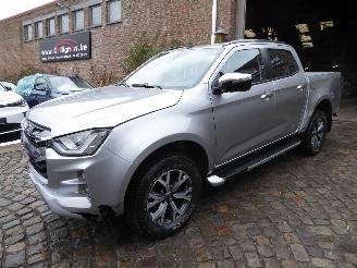 damaged passenger cars Isuzu D-Max Double Cab 4WD LSX 2024/4