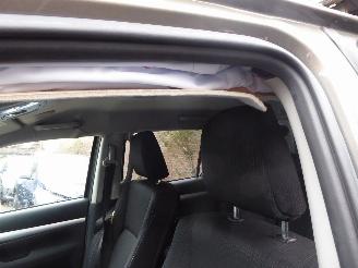 Toyota Hilux Double Cab 4x4 picture 12