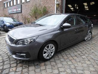 Damaged car Peugeot 308 SW Active Pack 2021/9