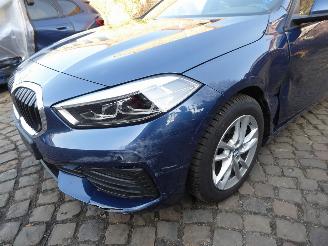 BMW 1-serie 116 i Advantage picture 3