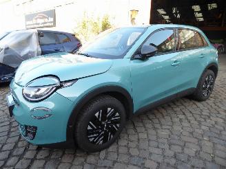 damaged passenger cars Fiat 600 Hybrid 2025/8