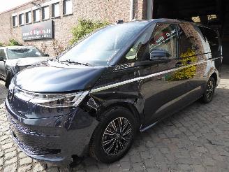 damaged passenger cars Volkswagen Multivan T7 Multivan Style eHybrid lang 2024/4