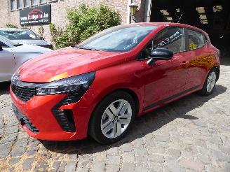 uszkodzony samochody osobowe Renault Clio Evolution E Tech 2025/4