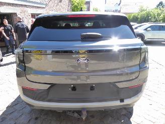 Ford Explorer Premium RWD picture 7