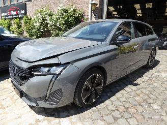 Coche accidentado Peugeot 308 SW e- Allure 2024/9