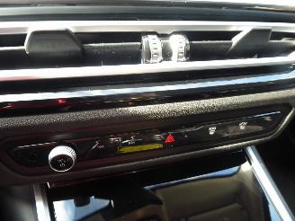 BMW 3-serie 330 e picture 21