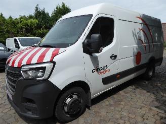 skadebil motor Renault Master Grand Confort 2023/4