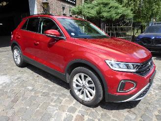 Volkswagen T-Roc Life picture 3