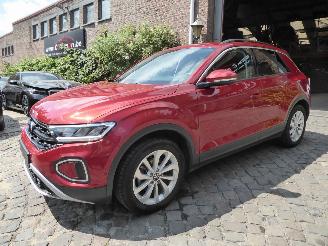 Damaged car Volkswagen T-Roc Life 2024/8