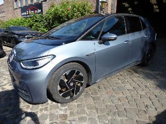 uszkodzony samochody osobowe Volkswagen ID.3 Pro 107 kW Business 2021/7
