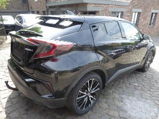 Toyota CH-R Hybrid picture 5