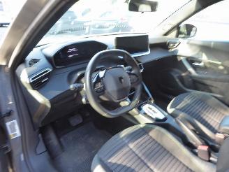 Peugeot 2008 Hybrid Active picture 12