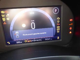Fiat 600 Hybrid La Prima picture 21