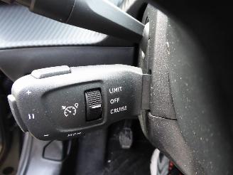 Peugeot 2008 Allure picture 16
