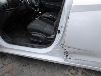 Hyundai I-20  picture 9