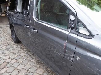 Volkswagen Caddy Maxi Combi Plus picture 5