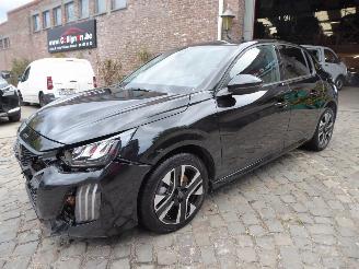 krockskadad bil auto Peugeot 208 Hybrid 100 Allure 2024/11