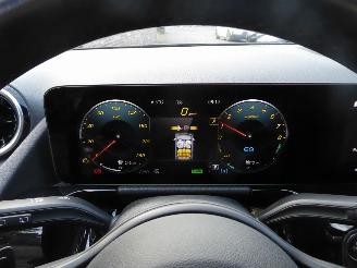 Mercedes GLA 250 e picture 14