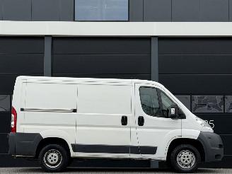 Peugeot Boxer 2.2 HDI Airco 3-PERS picture 3
