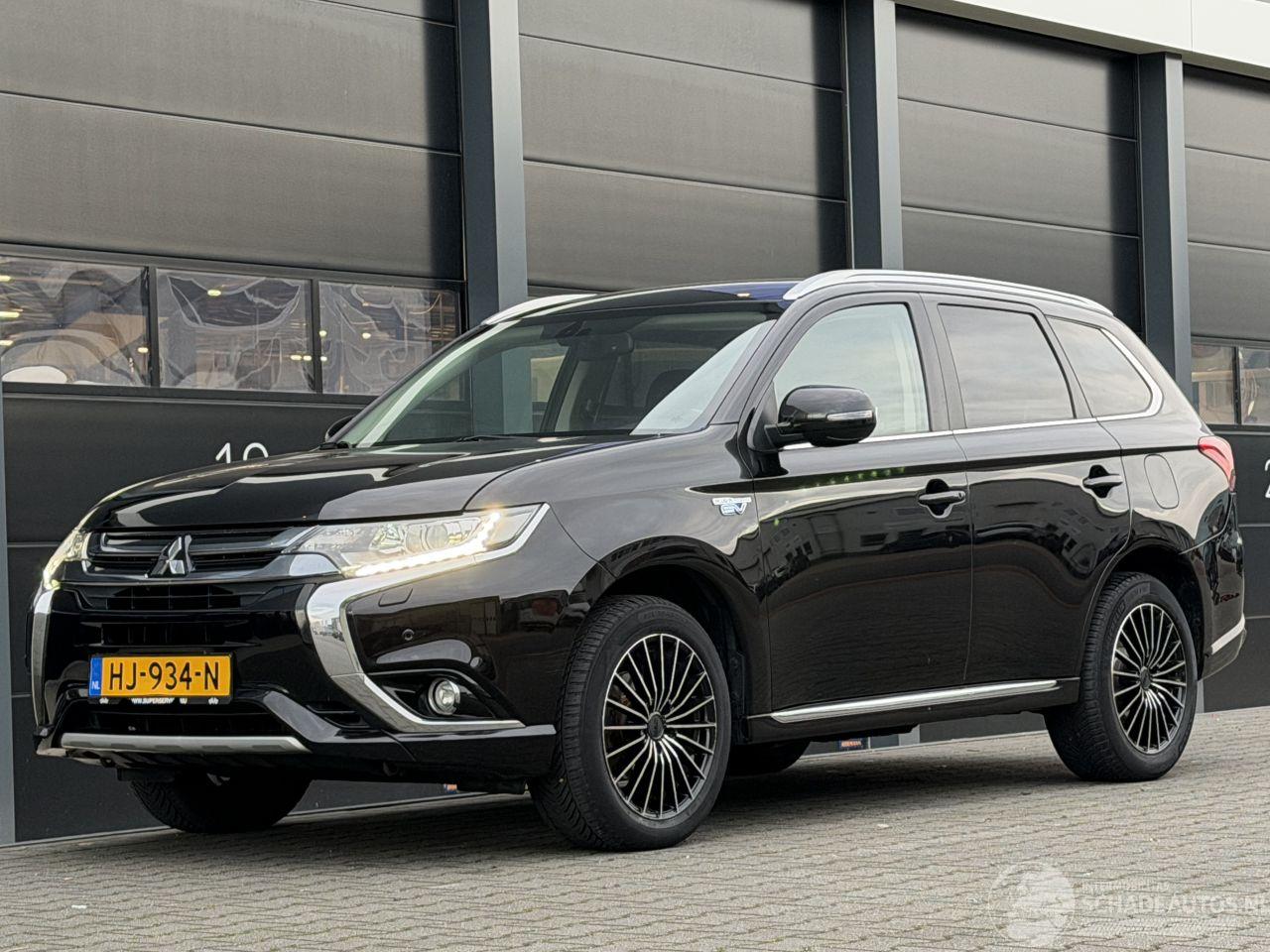Mitsubishi Outlander 2.0 PHEV Navi Camera Clima EURO-6