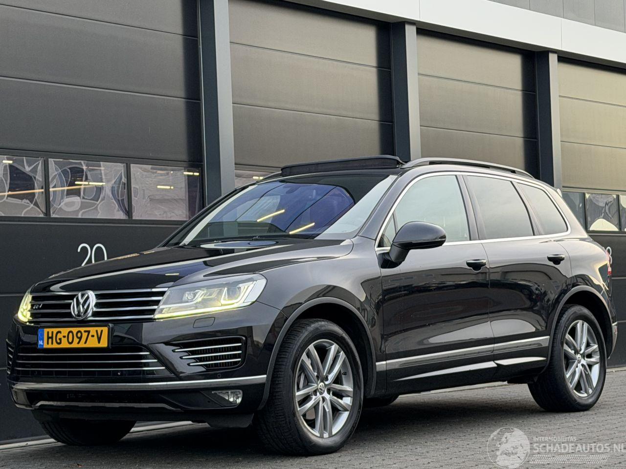 Volkswagen Touareg 3.0 TDI R-Line Pano Camera Euro-6