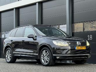Volkswagen Touareg 3.0 TDI R-Line Pano Camera Euro-6 picture 2