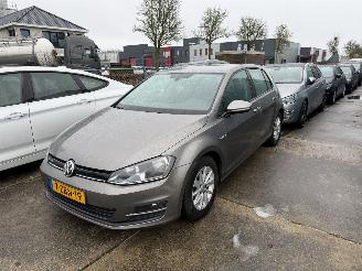 Käytettyjen passenger cars Volkswagen Golf 1.6 TDI Navi Clima PDC 2013/12