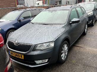 Käytettyjen passenger cars Skoda Octavia 1.6 TDI Navi Clima PDC EURO-6 2015/12