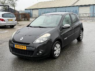 Käytettyjen passenger cars Renault Clio 1.5 dCi Night & Day Navi Clima 2011/7