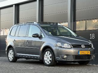 Volkswagen Touran 1.6 TDI Pano Navi Clima 7-PERS picture 2
