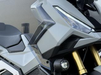 Honda  X‑ADV 750 Akrapovic Beugels Handvatverwarming picture 15