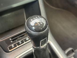 Volkswagen Tiguan 2.0 TDI Navi PDC Clima picture 13