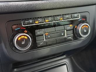 Volkswagen Tiguan 2.0 TDI Navi PDC Clima picture 11