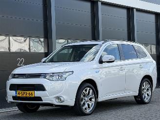 occasion passenger cars Mitsubishi Outlander 2.0 PHEV Instyle Camera Dak Clima 2013/11